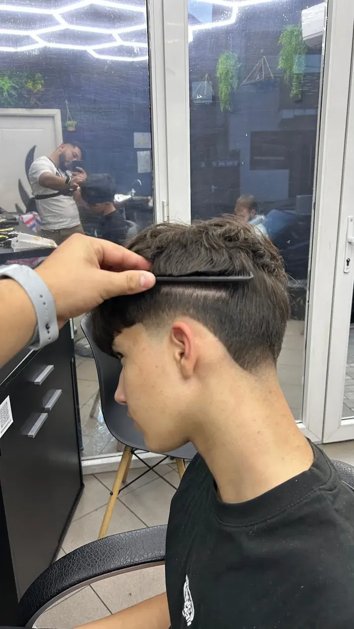 Tuns skin fade bărbați AD Barbershop Târgu Jiu